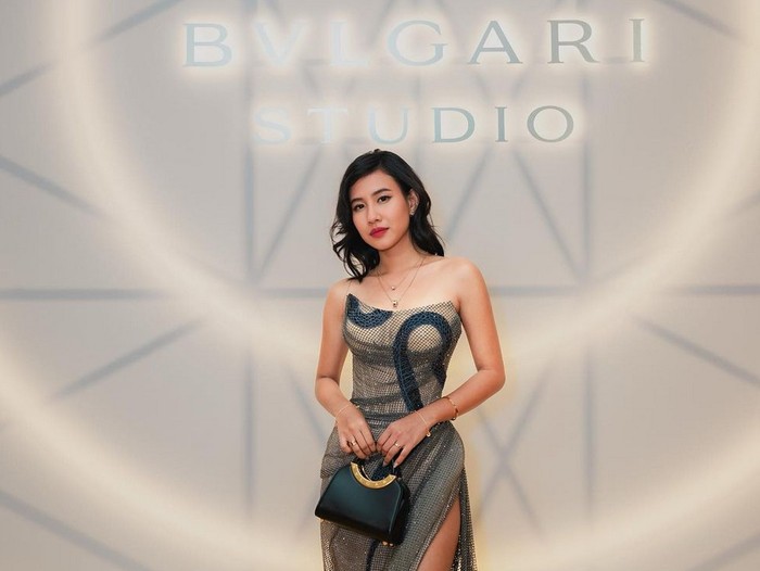 Shenina Cinnamon di Acara Bulgari Studio Shenina Cinnamon dan Lisa BLACKPINK di Acara Bulgari Studio.