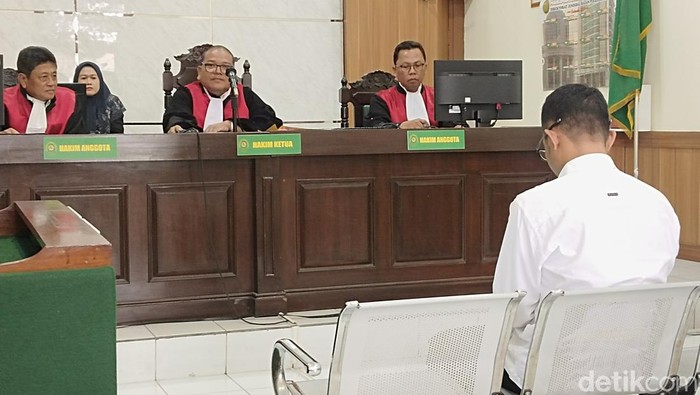Sidang dakwaan korupsi insentif nakes RSUD Palabuhanratu di Pengadilan Tipikor Bandung, Senin (18/3/2024).