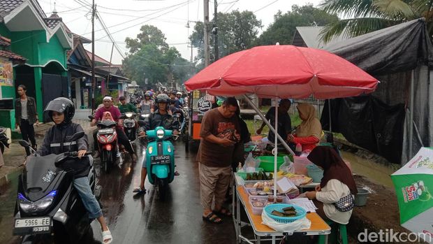 Suasana Pasar Ramadan di Indramayu