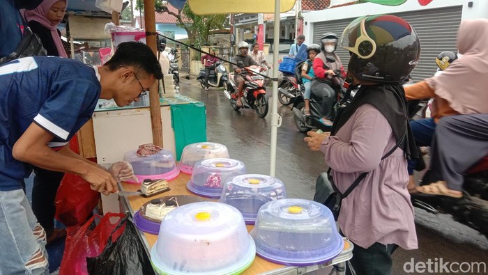 Suasana Pasar Ramadan di Indramayu