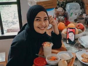 Jatuh dari Panggung Setinggi 2 Meter saat Manggung, Ini Kata Tantri Kotak