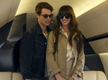 The Idea of You Cowok Suka Cewek Lebih Tua, Kisah Harry Styles?