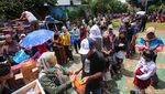 Potret Warga Serbu Pasar Murah di Petukangan