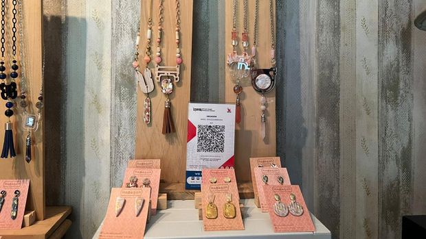 Zara, pemilik Hexagon, perhiasan Ramah Lingkungan