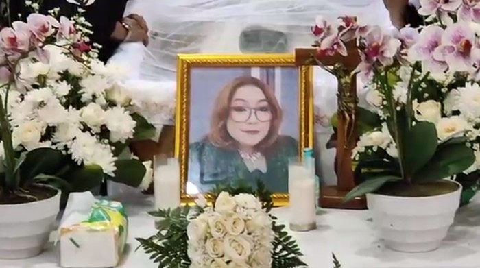 Adik Melly Goeslaw meninggal