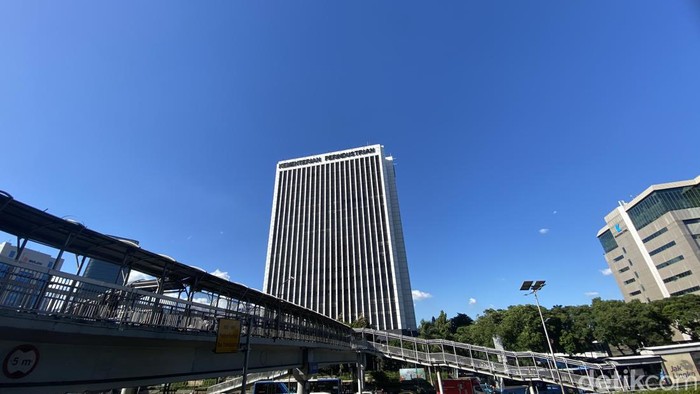 Ramai Langit di Pulau Jawa Bersih Tanpa Awan, Pertanda Mulai Musim Kemarau?
