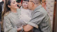 Anang Hermansyah merayakan ulang tahunnya yang ke-55. Perayaan pertambahan tahunnya dirayakan dengan hangat bersama keluarga besarnya. Foto: Instagram/ananghijau