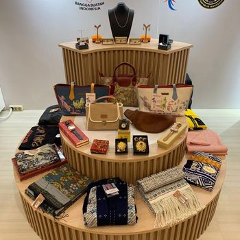 Batik khas Medan yang diproduksi Reza ikut pameran yang di Center Point (Foto: Dok. Pribadi Reza)