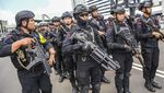 Brimob Amankan Demo di Depan DPR