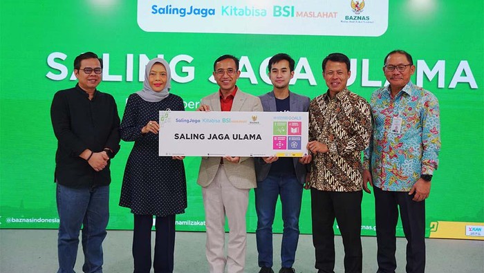 BSI Maslahat, Badan Amil Zakat Nasional (BAZNAS), dan Kitabisa berkolaborasi meluncurkan program Saling Jaga Ulama (SJU), yakni program perlindungan diri bagi kyai, nyai, ustadz, ulama, guru, dan dai di berbagai daerah.