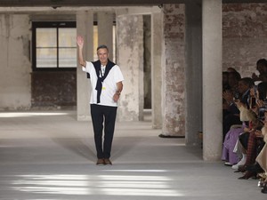 Desainer Dries Van Noten Pensiun Setelah Hampir 40 Tahun Berkarya
