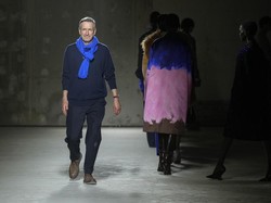Desainer Dries Van Noten Pamit dari Dunia Fashion