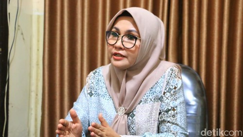 Evi Apita Maya, caleg foto kelewat cantik kembali terpilih menjadi anggota DPD RI.