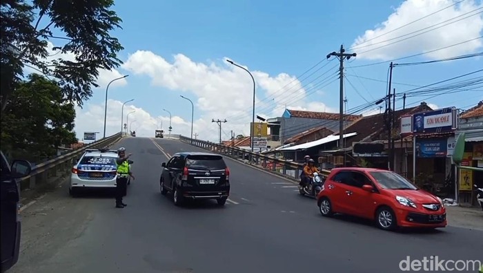 Flyover Dermoleng di Ketanggungan, Brebes, salah satu yang diprediksi menjadi trouble spot saat mudik Idul Fitri 2024.