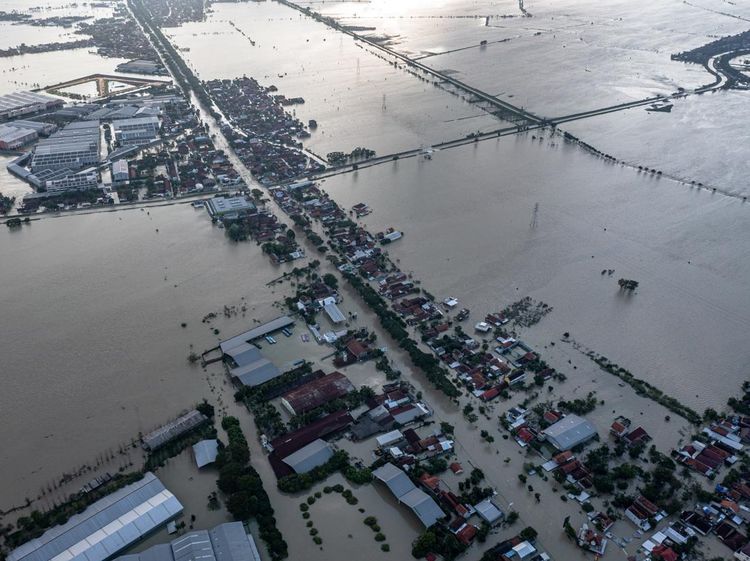 Foto Udara Banjir di Demak yang Putuskan Jalur Pantura