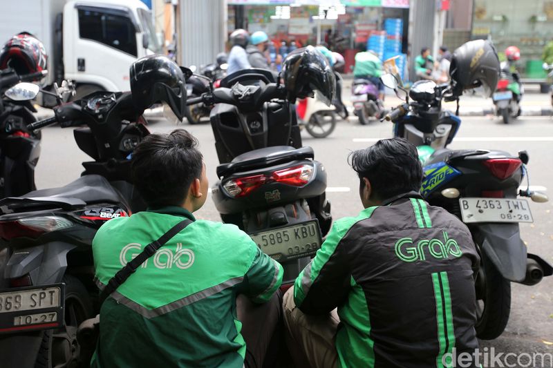 Kementerian Ketenagakerjaan mengeluarkan Surat Edaran terkait pembayaran THR untuk para pekerja. Kemnaker menyebut ojol dan kurir berhak menerima THR.