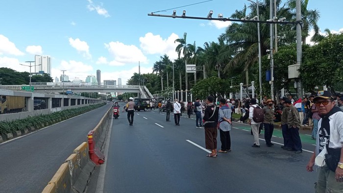 Jelang Demo di Depan DPR RI, Arus Lalu Lintas Dialihkan