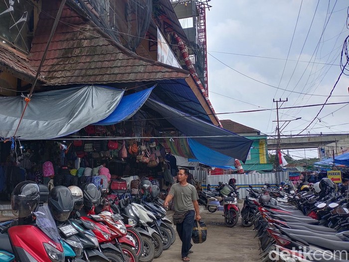 Keadaan pasar 16 Ilir setelah di lepas segel