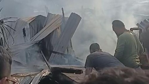 Puing sisa bangunan gudang tempe di Dalung Permai, Kuta Utara, Badung, Selasa (19/3/2024).