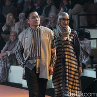 Fashion show koleksi busana Ramadan dan Lebaran 2024 dari brand Zaskia Sungkar Jakarta dan Shi by Shireen Sungkar di Dome Spark, Jakarta Pusat, Minggu [25/2/2024]. Zaskia Sungkar melalui lini fashionnya Zaskia Sungkar Jakarta, mengangkat kejayaan Islam di Turki dalam koleksi terbarunya. Sedangkan Shireen Shireen Sungkar menghadirkann koleksi busana yang terinspirasi dari kota dataran tinggi Turki, Konya. Foto: Mohammad Abduh/detikcom.