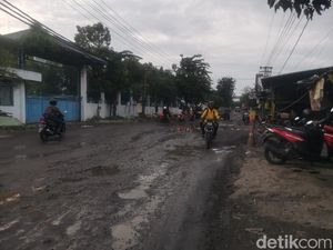 DPRD Gresik Kritik Pemkab Soal Jalan Mayjen Sungkono Rusak Lagi Usai Ditambal