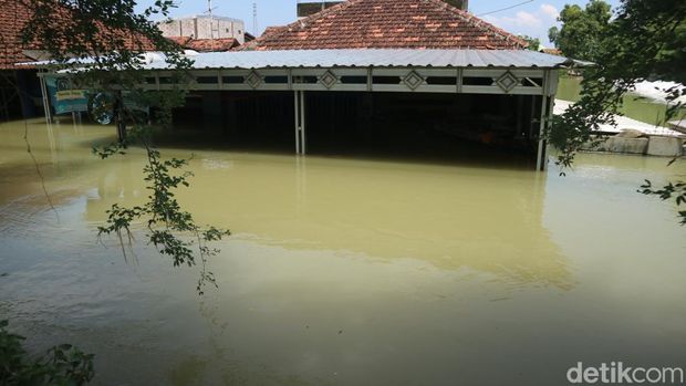 Kondisi terkini banjir di Karanganyar, Demak, Selasa (19/3/2024) siang.