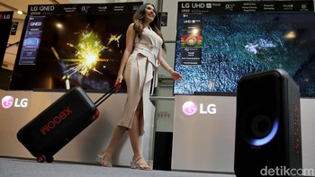 Yang masuk dalam lini soundbar: LG S40T, LG S75Q, dan LG SC9S di klaim sebagai yang paling canggih di antara ketiganya. Aspek yang paling menonjol terlihat dari desain triple up-firing berupa tambahan tiga unit speaker menghadap ke atas untuk memancarkan audio memenuhi ruangan.