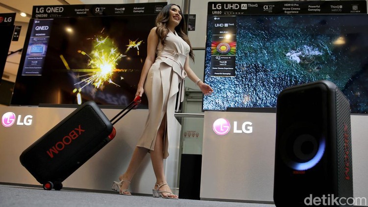 LG Pasarkan Koleksi Audio Terbaru, Bisa Sulap Ruang Keluarga jadi Bioskop LG Electronics Indonesia (LG) memperkenalkan deretan perangkat audio terbarunya dengan membawa inovasi dan kolaborasi teknologi yang mumpuni di dalamnya.
