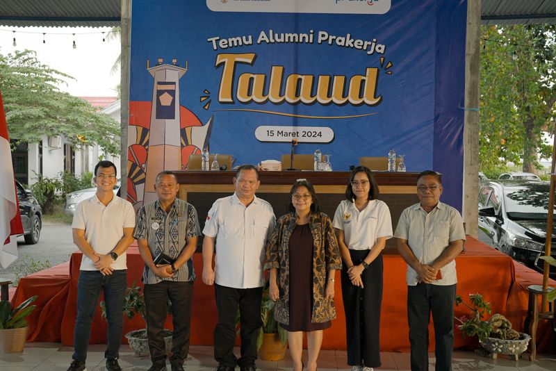 Manajemen Pelaksana Program Kartu Prakerja mengadakan temu alumni di Kabupaten Talaud.