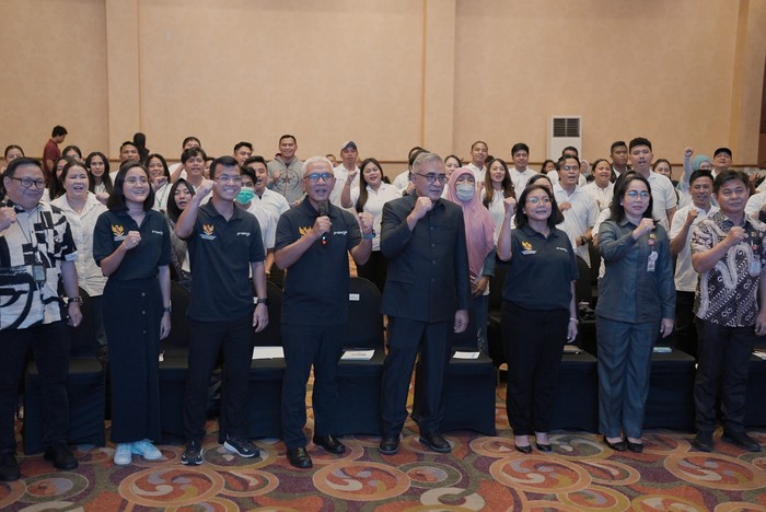 Manajemen Pelaksana Program Kartu Prakerja mengadakan temu alumni di Manado.