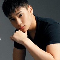 Meski masih baru namun gaya Marco saat berpose di depan kamera tampak sudah luwes. Unggahan Marco pun banjir pujian netizen. “Cool n handsome Marco,” komentar salah seorang netizen. Foto: Instagram/@marco.wibowo