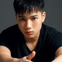 Punya paras tampan, penampilan Marco juga tak kalah menawan dari sang ayah, Ari Wibowo. Lihat saja gayanya dalam foto yang satu ini. Foto: Instagram/@marco.wibowo