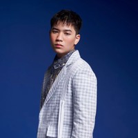 Marco yang merupakan putra bungsu aktor Ari Wibowo dan Inge Anugrah tampaknya memilih meniti karier mengikuti jejak sang ayah dengan menjadi model. Melalui akun Instagram pribadinya Marco membagikan beberapa foto-fotonya saat menjadi model. Foto: Instagram/@marco.wibowo