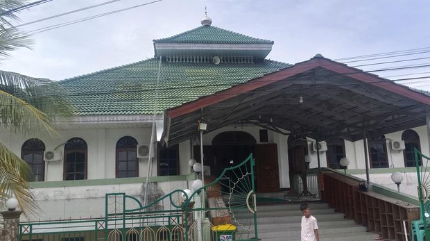 Masjid Agung Albaitul Qadim, Kota Kupang, NTT, Minggu (17/3/2024). Masjid tersebut didirikan pada 1806.