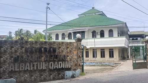 Masjid Agung Albaitul Qadim, di Kota Kupang, NTT, Minggu (17/3/2024).