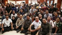 Hadi mengatakan saat ini KPU terus berupaya merampungkan rekapitulasi di 38 provinsi. Sehingga, Hadi berharap agar prosesnya berjalan tepat waktu.  
