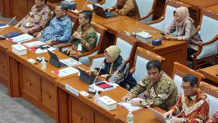 Mensos Risma di Komisi VIII DPR, Selasa (19/3/2024).