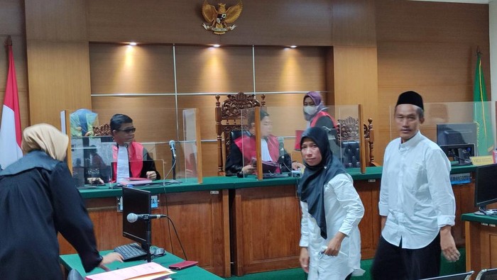 Pasutri asal Lebak jadi terdakwa pemerasan