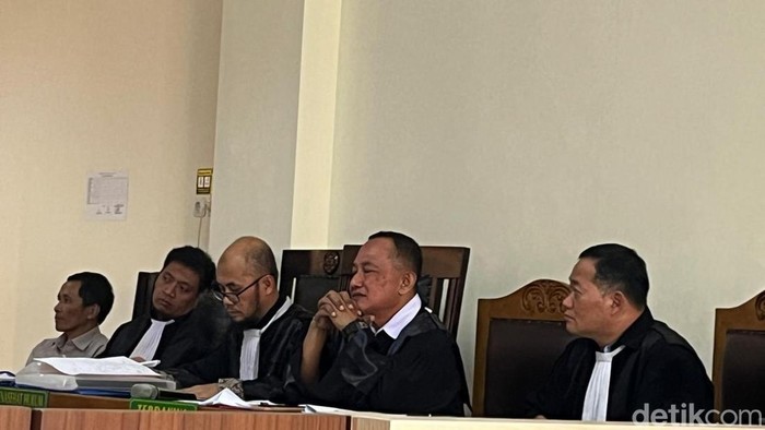 Sidang dengan terdakwa Riswahyu Raharjo Komisioner KPU Wonosobo di Pengadilan Negeri Wonosobo, Selasa (19/3/2024).