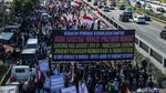 Penampakan Massa Demo yang Padati Depan DPR
