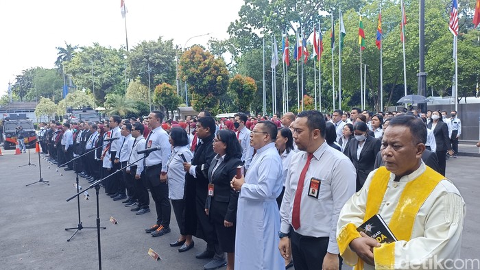 Pengambilan sumpah anggota Gugus Tugas Perselisihan Hasil Pemilu 2024. (Tiara Aliya Azzahra/detikcom)