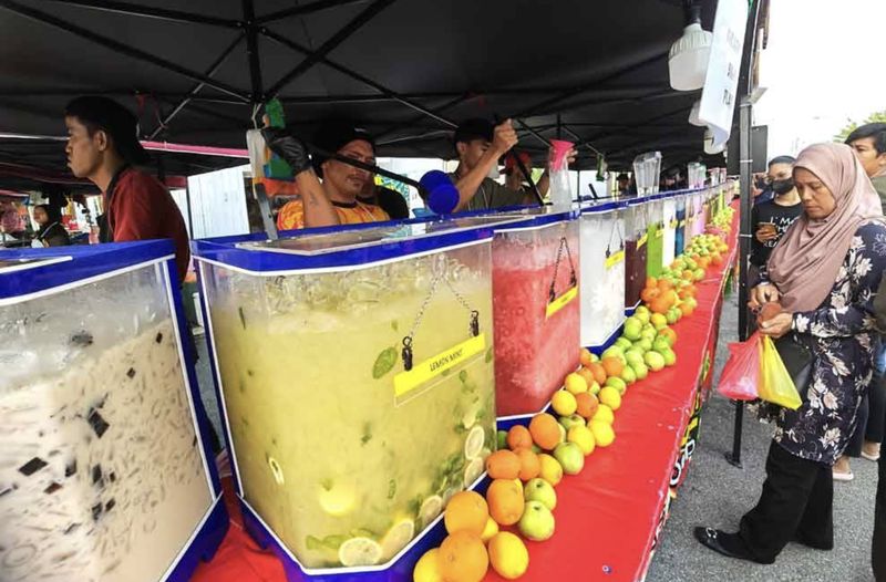 Penjual Jus Buah di Bazar Ramadan Ini Bisa Raup Rp 30 Juta Sehari!