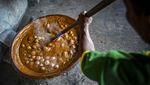 Permintaan Dodol Betawi Melonjak Saat Ramadan