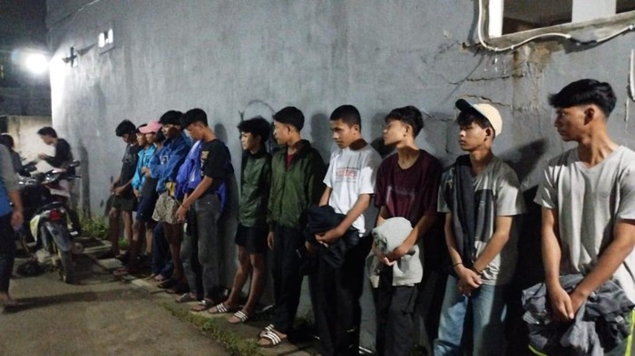 Polisi amankan 15 remaja hendak tawuran di Depok