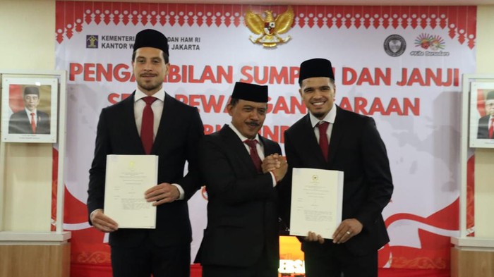 Ragnar Oeratmangun dan Thom Haye resmi jadi WNI