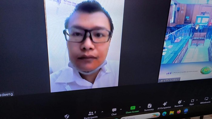 Ronald Tannur terdakwa pembunuhan kekasihnya Dini Sera Afrianti saat mengikuti sidang di PN Surabaya