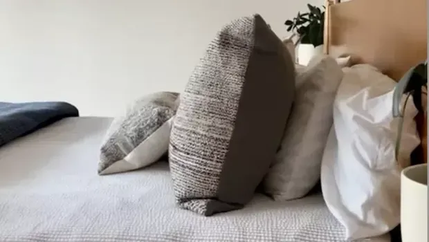 Sembunyikan Bantal Tidur