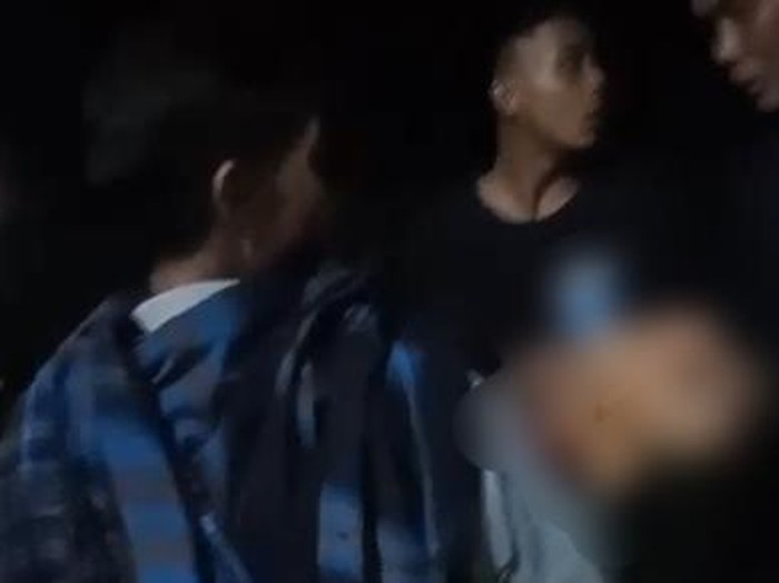 Seorang remaja tewas dalam perang sarung