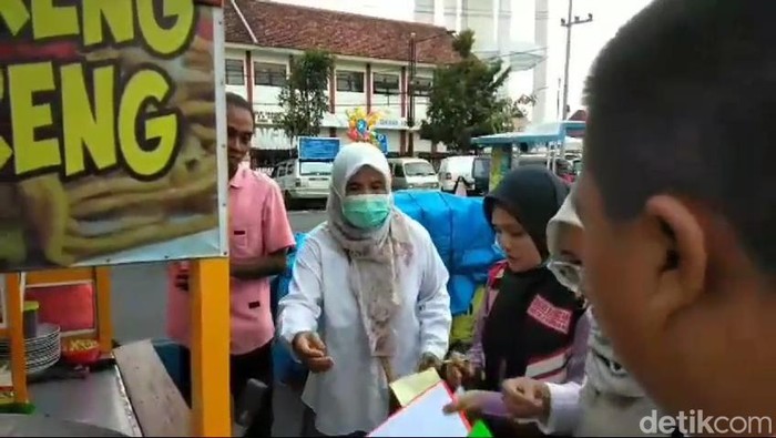 Sidak takjil di Alun-Alun Kota Pasuruan.
