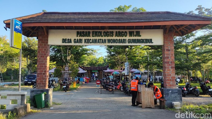 Suasana Pasar Argo Wijil di Padukuhan Gari, Kalurahan Gari, Kapanewon Wonosari, Kabupaten Gunungkidul